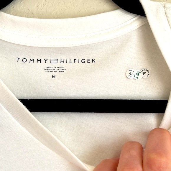 Tommy Hilfiger V-Neck Tee. Size: Medium - Picture 3 of 4